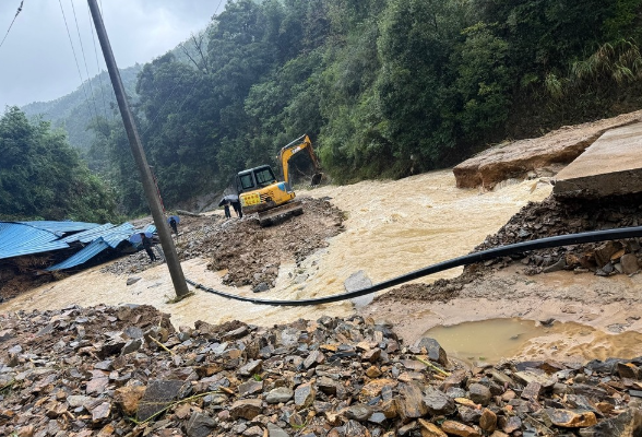 门楼下刘家村：基层党员干部风雨坚守 为群众撑起一道安全屏障