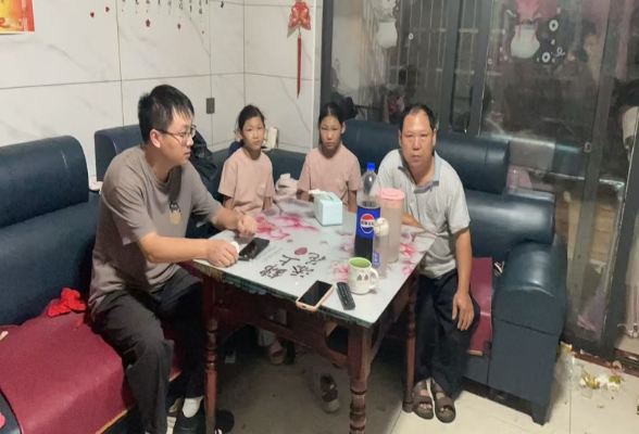 上里沅村：入户走访察民情 常态帮扶暖瑶乡