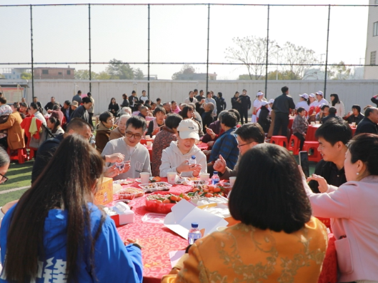 新田：早茶待远客 共叙两地情