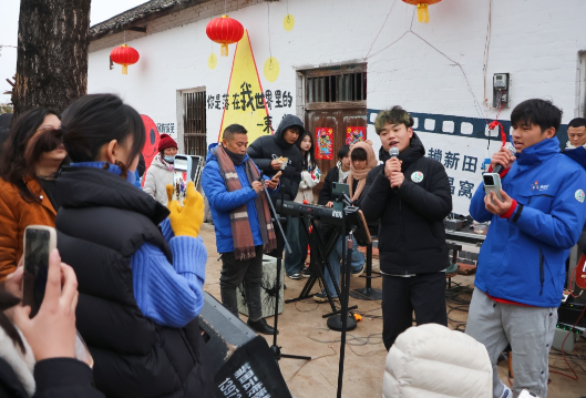 龙泉街道水晶窝村：“后进村”逆袭示范村 发展活力持续迸发
