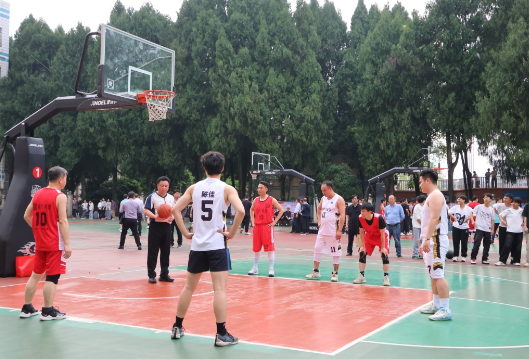 第十六届教职工篮球赛开幕式在新田一中举行