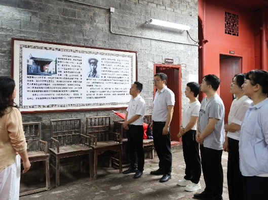 新田县人民医院内科党支部赴蒋先云故居开展主题党日活动