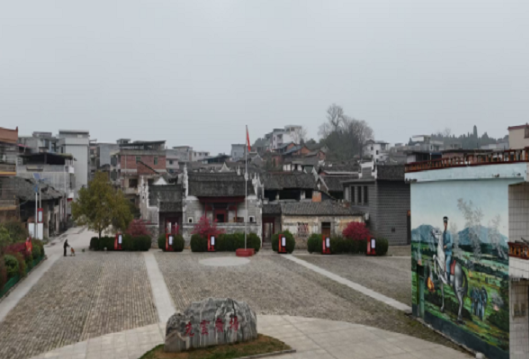 大坪塘社区：拆除闲置危房 守护红色文脉