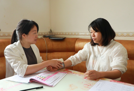 县妇计中心：乡村随诊小分队 温情服务到家门