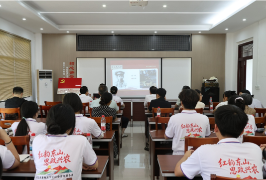 湖南农业大学马克思主义学院师生实践团赴蒋先云故居参观调研