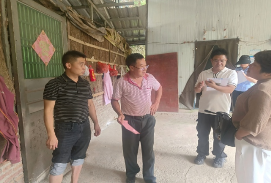 门楼下瑶族乡竹林坪村开展畜牧养殖场安全隐患专项大排查