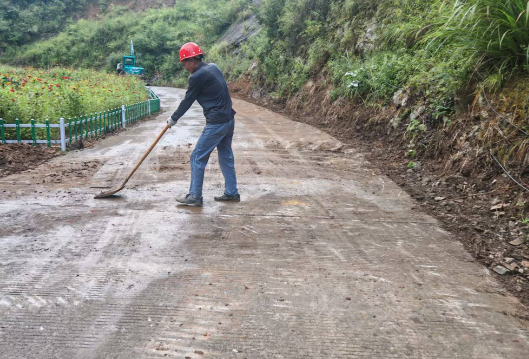 门楼下瑶族乡三塘源村：党建引领聚合力 人居环境焕新颜
