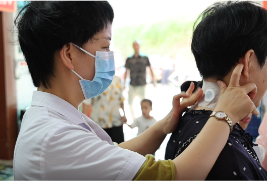 县人民医院三伏贴惠民服务守护千名群众健康