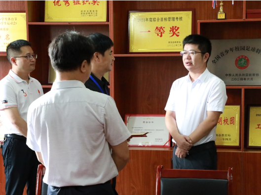 骆海林开展教师节走访慰问活动