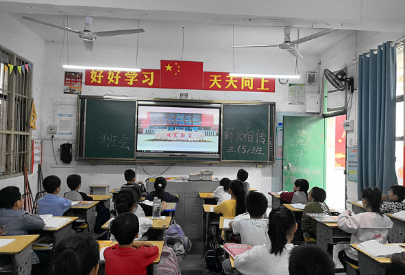 龙泉一小：百年薪火耀新田 青春接力向未来