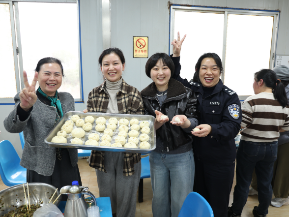 县公安局举办庆祝 “三八” 国际妇女节厨艺比拼活动