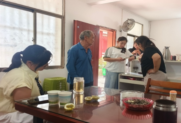 上里沅村：农药飘散损庄稼 暖心调解化纠纷