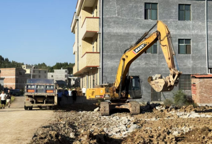 陶岭镇：违法建设“零容忍” 依法拆除“不手软”