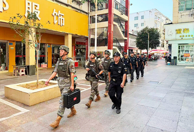 公安武警联勤 守护百姓平安