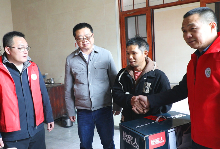 石羊镇商会联合石羊镇人民政府开展新春走访慰问活动