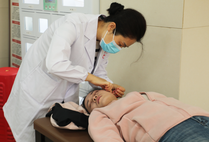 新田县中医医院开展“颊针行”全国联合义诊活动