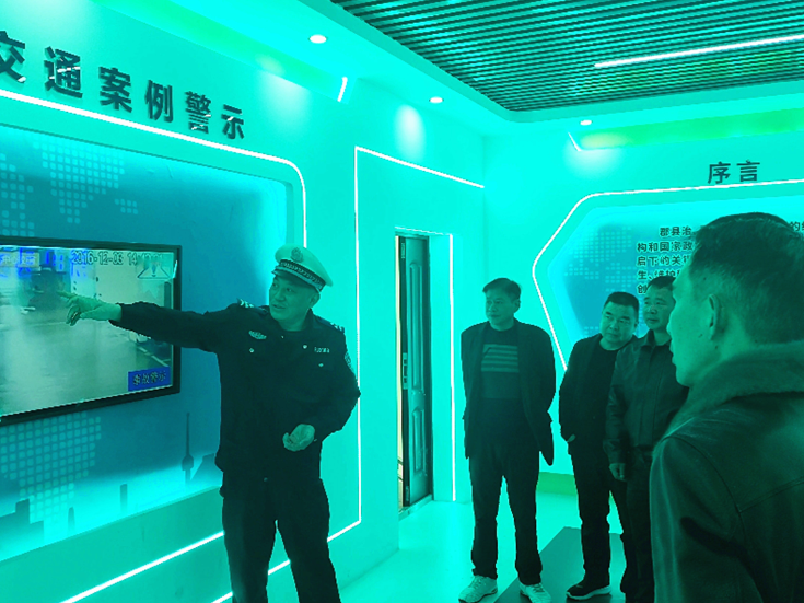 新田：驾驶员走进交通安全体验基地“沉浸式”体验