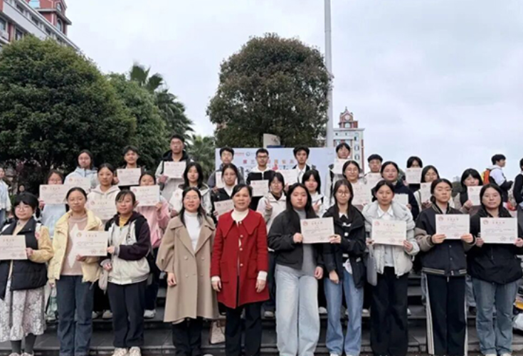 新田一中学子在省高中生“用英语讲中国故事”风采大赛获佳绩