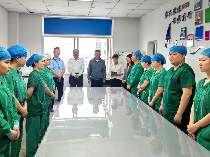 县人民医院举行高层次人才科室交班会