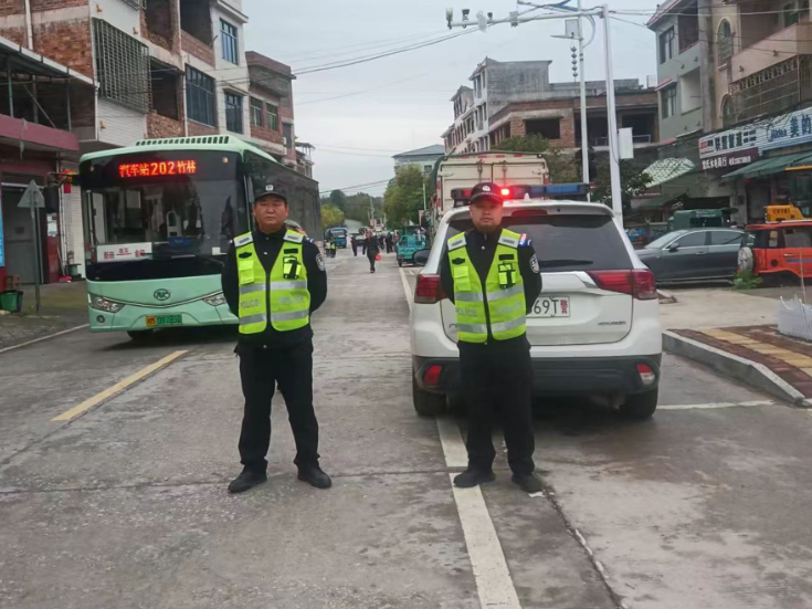 新田公安多措并举筑牢节前道路交通安全防线