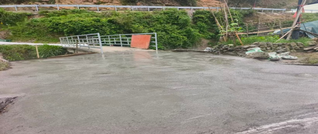 上里沅村：硬化道路筑民心 安装护栏保平安