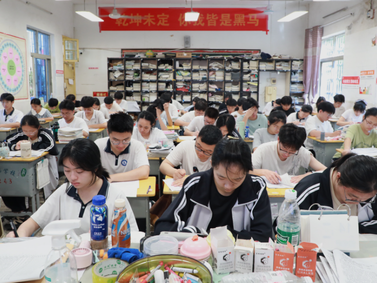 新田：凝心聚力备战高考 精耕细作护航学子圆梦