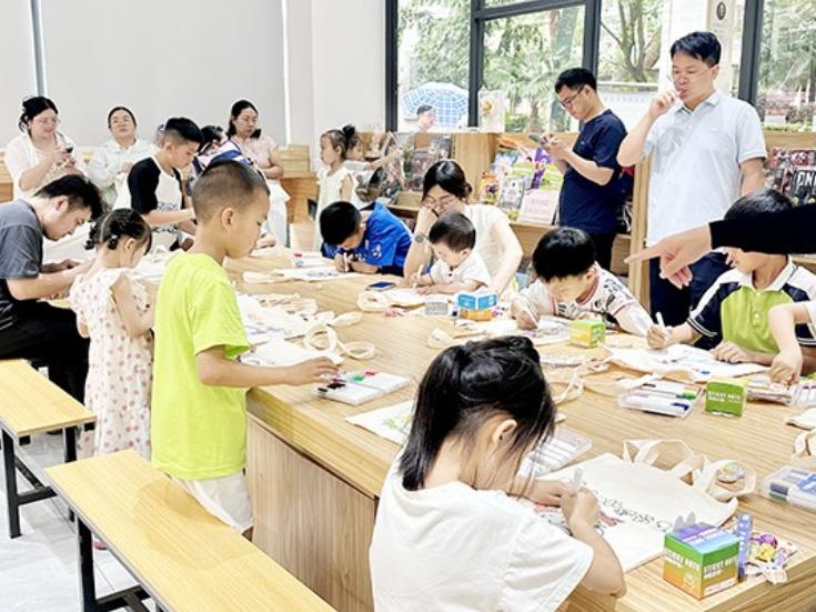 新田一中举行“童心逐梦・趣享六一”亲子游园会