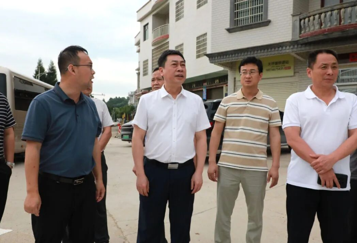 黄永英调研道路交通安全工作