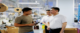 黄永英调研重点工业企业工作