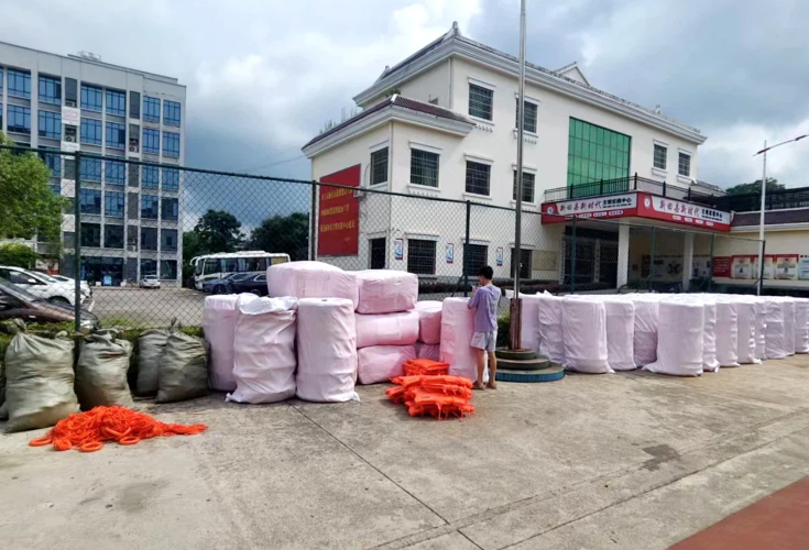 新田：配发防溺水物资 堵疏结合织密安全网