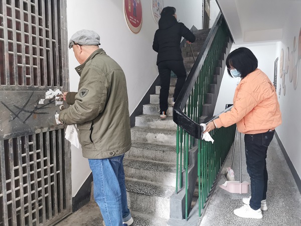 清洁楼道卫生.JPG