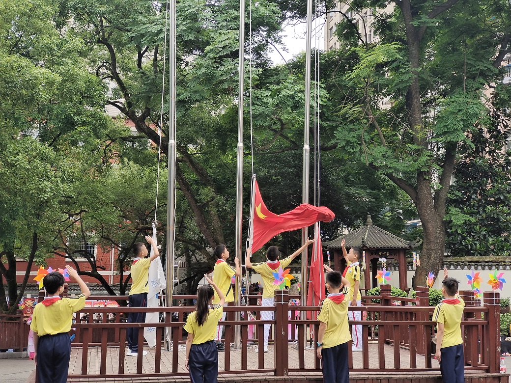 升旗仪式.jpg