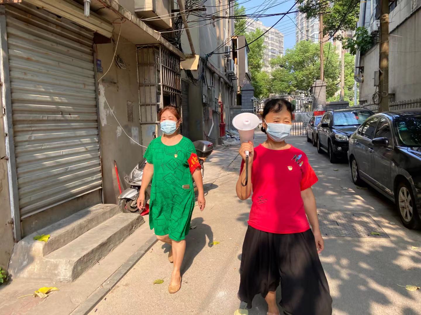 穿梭在大街小巷.jpg