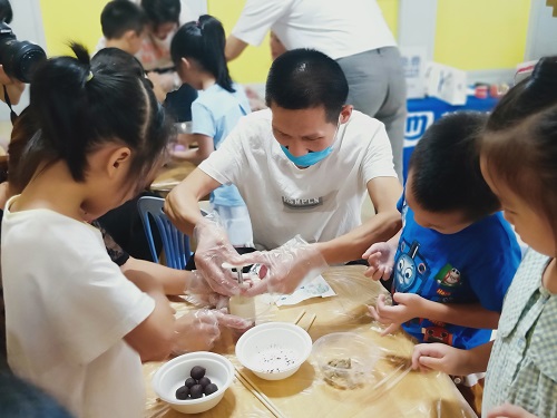 压膜定型中花了大力气的黄爸爸是最受欢迎的.jpg