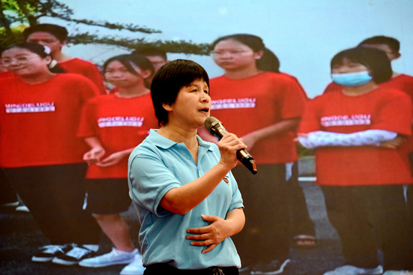 图为岳麓区宣讲人姜婉在进行主题宣讲_副本.jpg