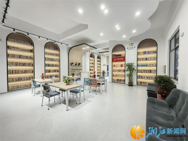 图书室.jpg 图书室.jpg