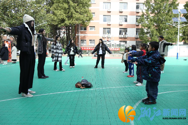 学习正确的体态姿势.png