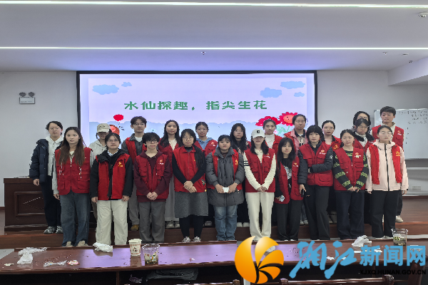 志愿者合影_副本.png 志愿者合影_副本.png