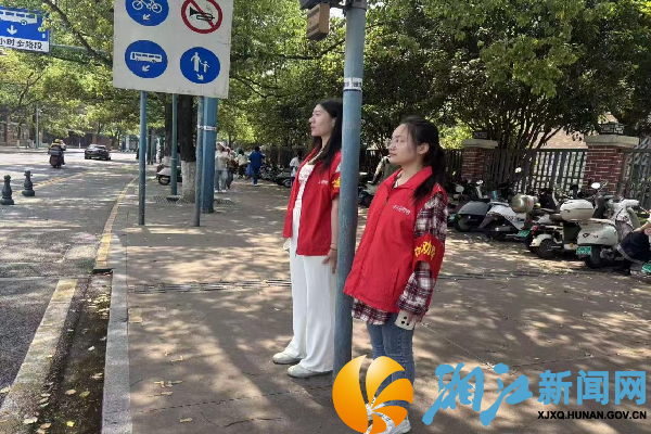 社区助理参与文明交通值守_副本.png
