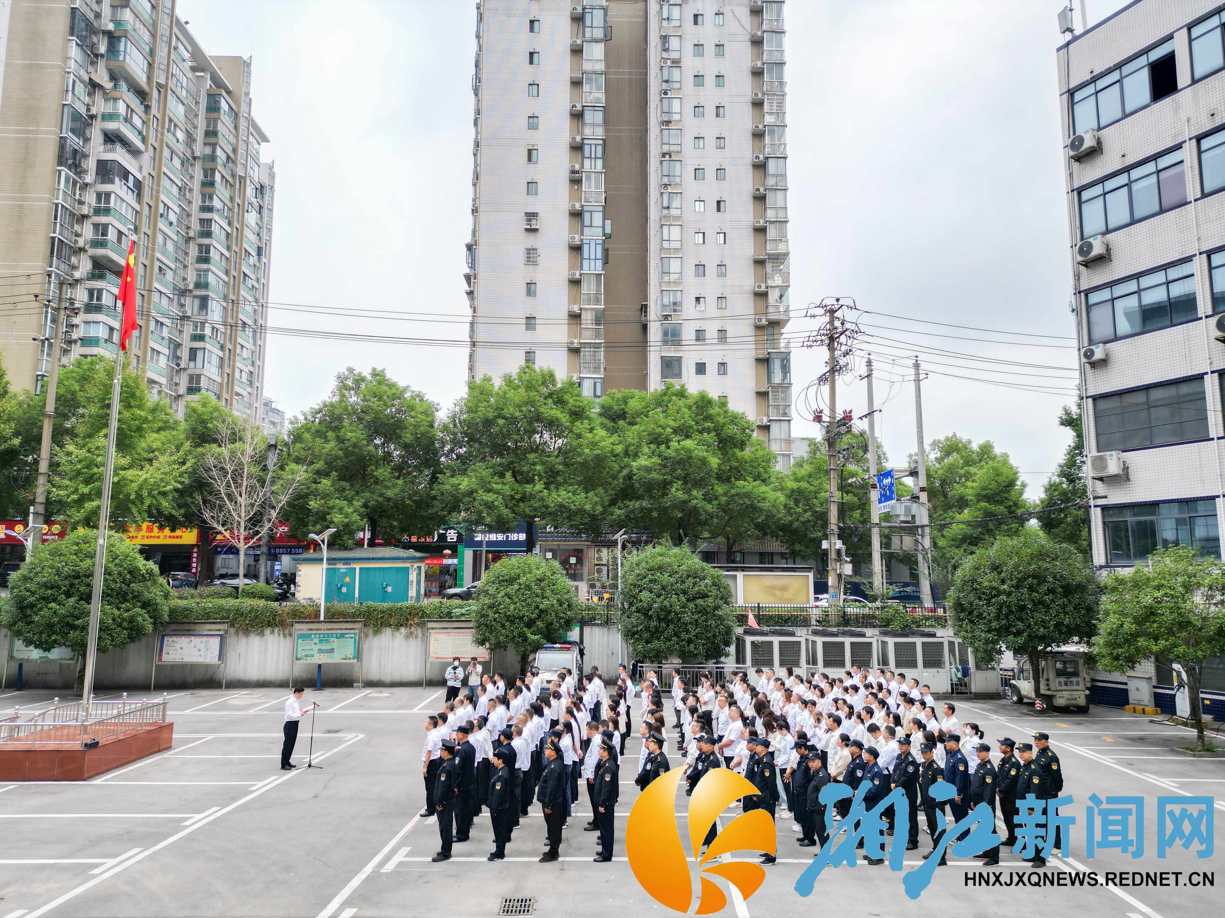 1009升国旗_副本.jpg