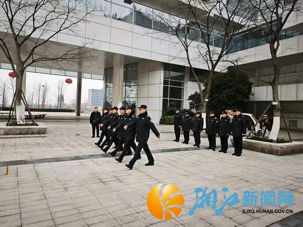 坪塘街道组织巡防队员开展军事训练1_副本.jpg 坪塘街道组织巡防队员开展军事训练1_副本.jpg
