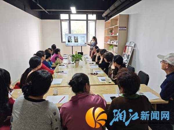 清明绘心寄情思 笔墨传情话感恩_副本_副本.jpg 清明绘心寄情思 笔墨传情话感恩_副本_副本.jpg