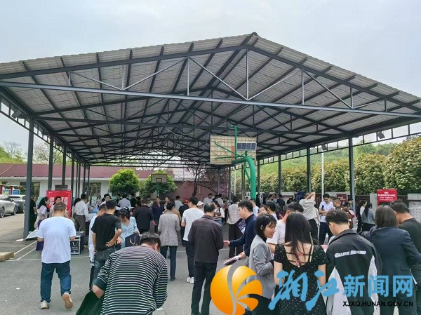 坪塘街道开展房票安置宣传活动2_副本.jpg 坪塘街道开展房票安置宣传活动2_副本.jpg