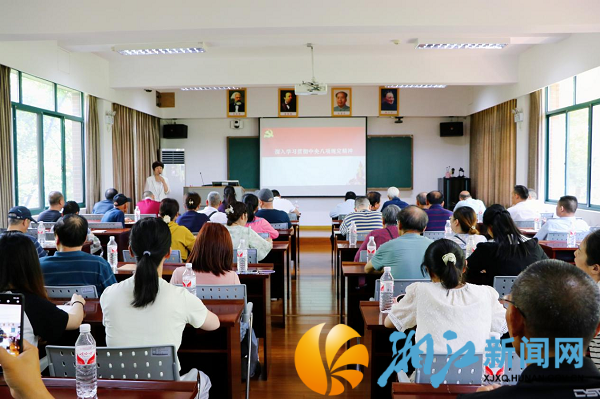 观音港社区组织党员赴长沙市廉政教育基地_副本.png