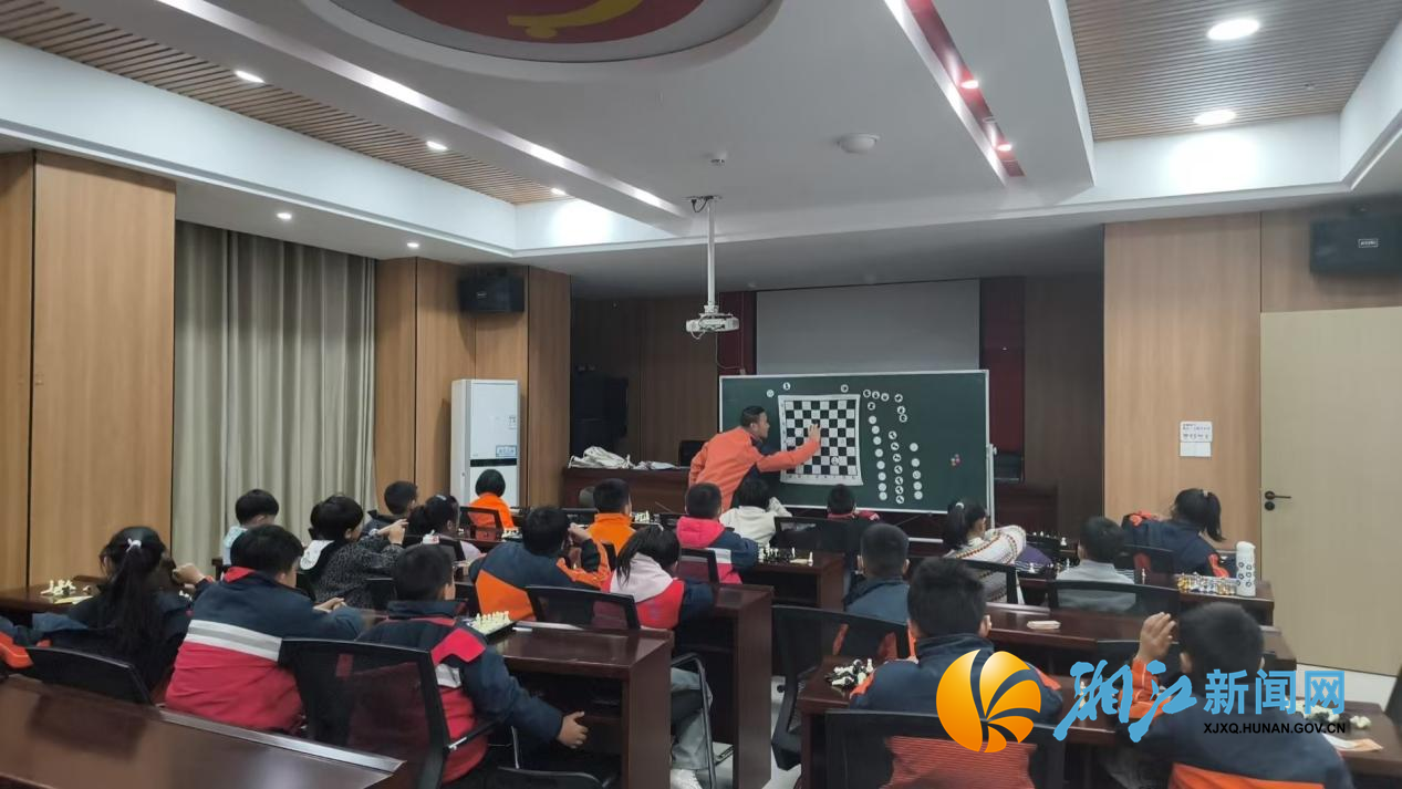 学府党员.png 学府党员.png