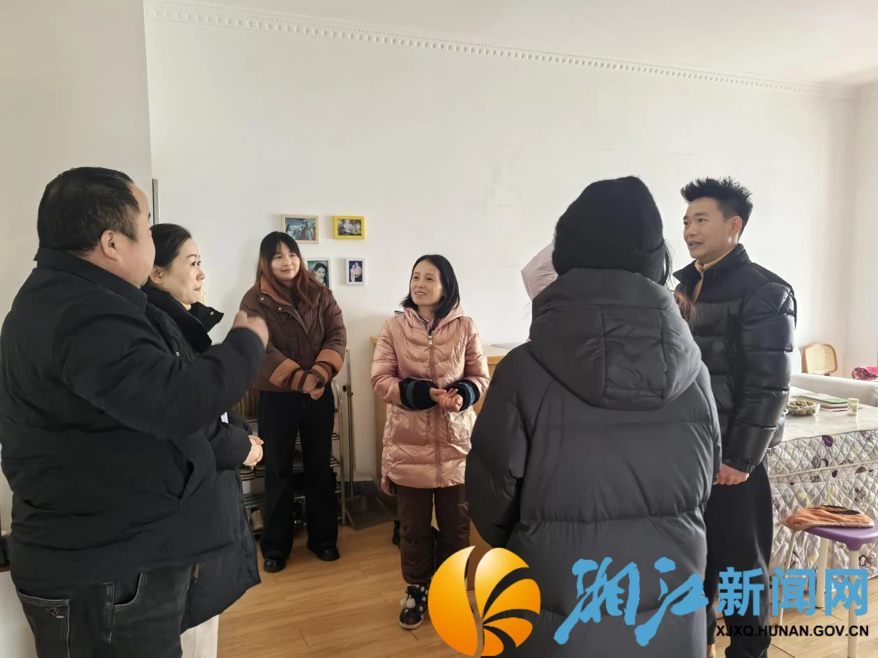 学联 慰问失独.png