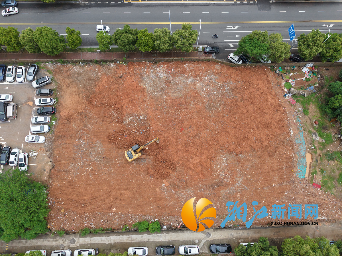 联丰村闲置地块变停车场1.png