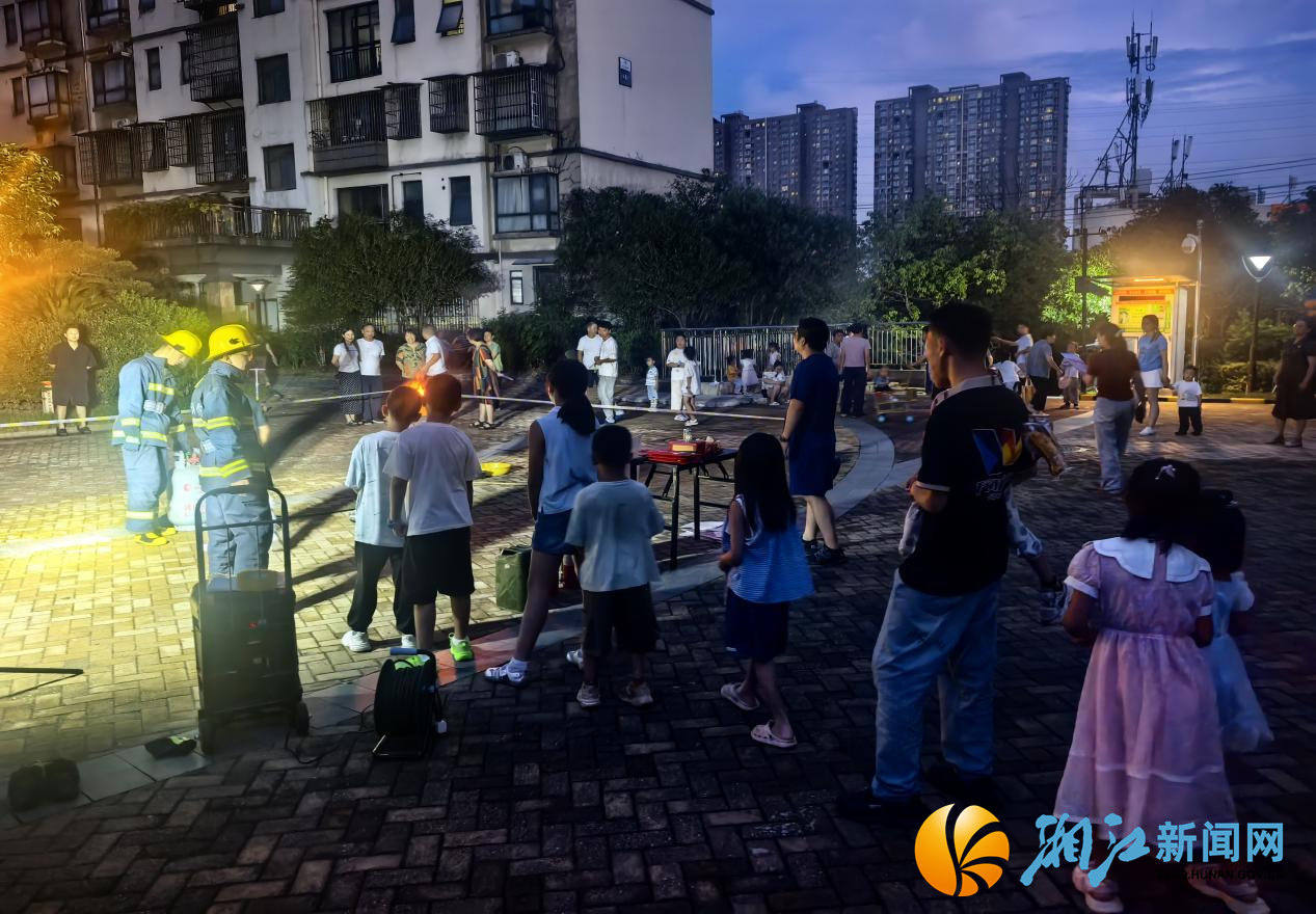 7.28新闻稿--禁毒反诈+应急演练 社区夜讲护平安（周芳）1.png