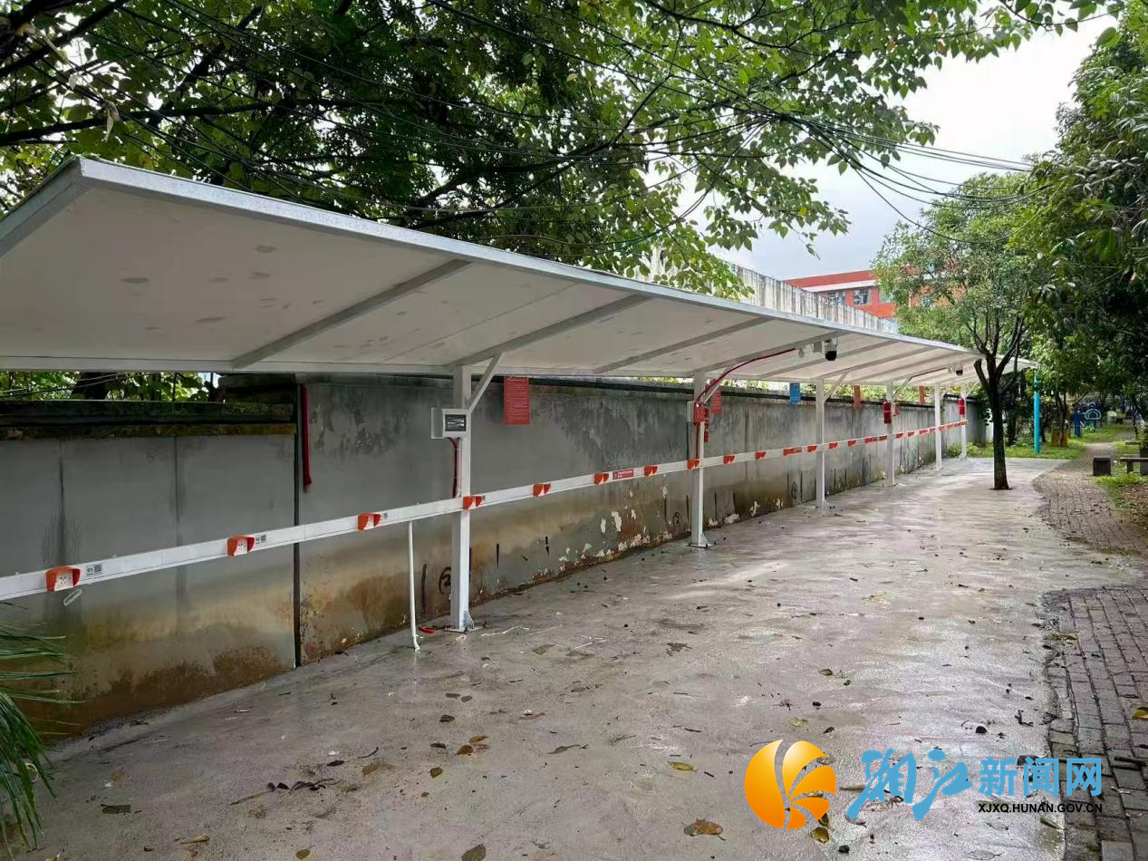 8.18新闻稿--建好便民充电棚 破解充电难题——白鹤社区扎实推进电动车消防安全治理1.png 8.18新闻稿--建好便民充电棚 破解充电难题——白鹤社区扎实推进电动车消防安全治理1.png