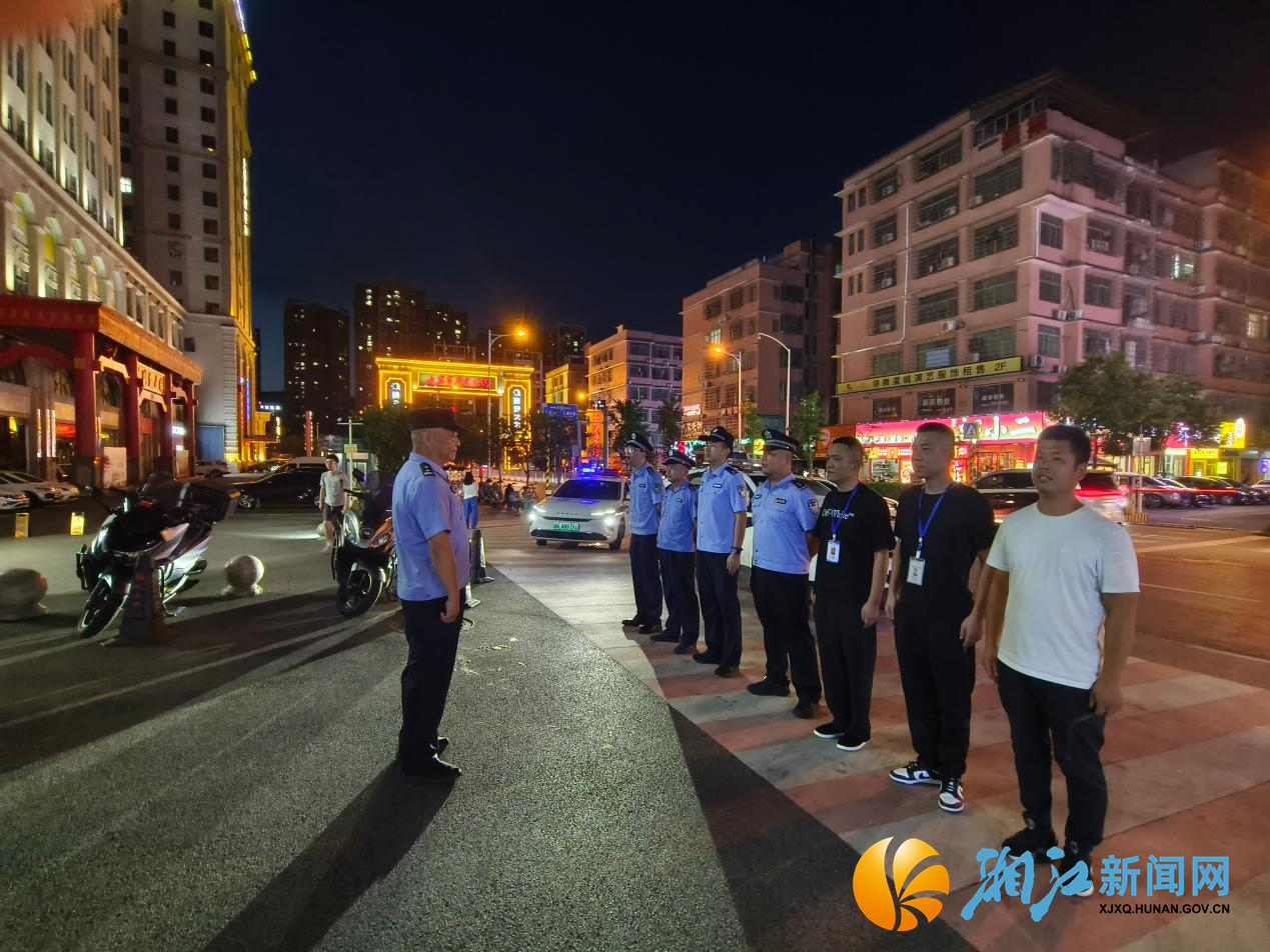 8.18新闻稿--白鹤社区联合多部门开展夜间禁毒清查  专项行动1.png